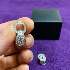 Very cute earrings 💕